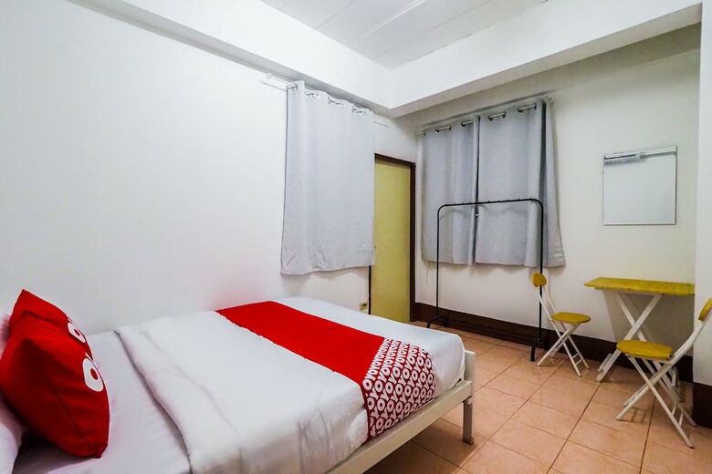 Hotel Oyo 558 Green Room Bangkapi