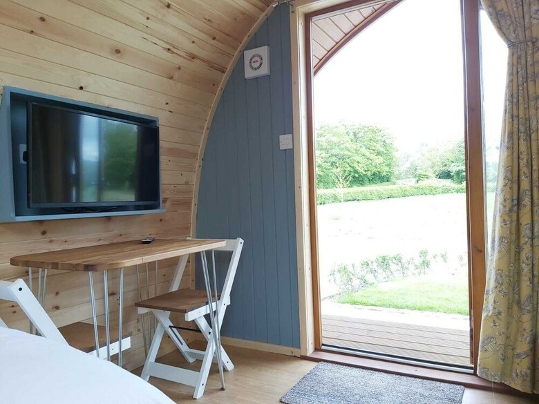Cabana Orchard Glamping -willow Pod