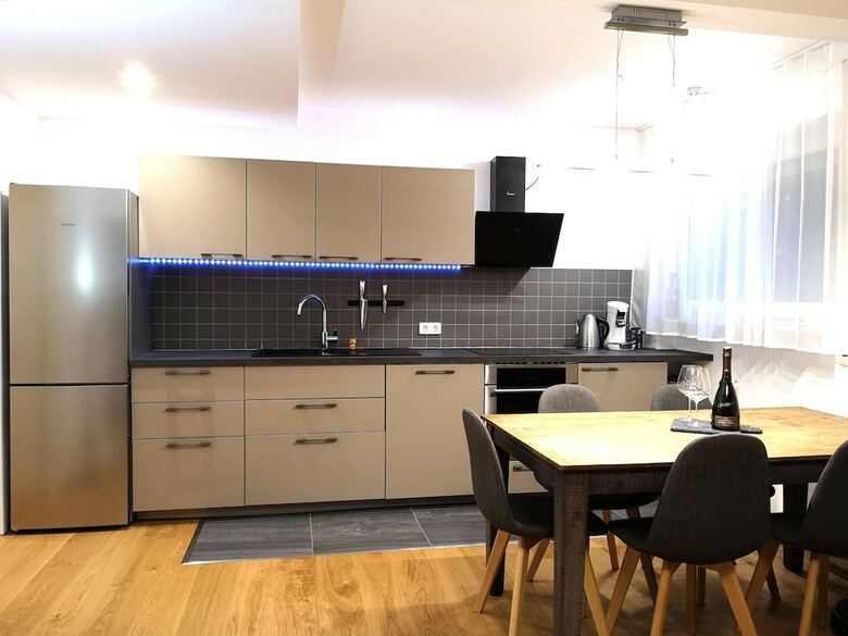 Apartamentos Family Suites & Parking