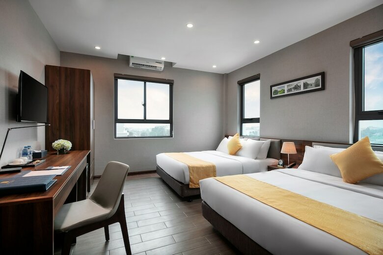 Golden Season Hotel