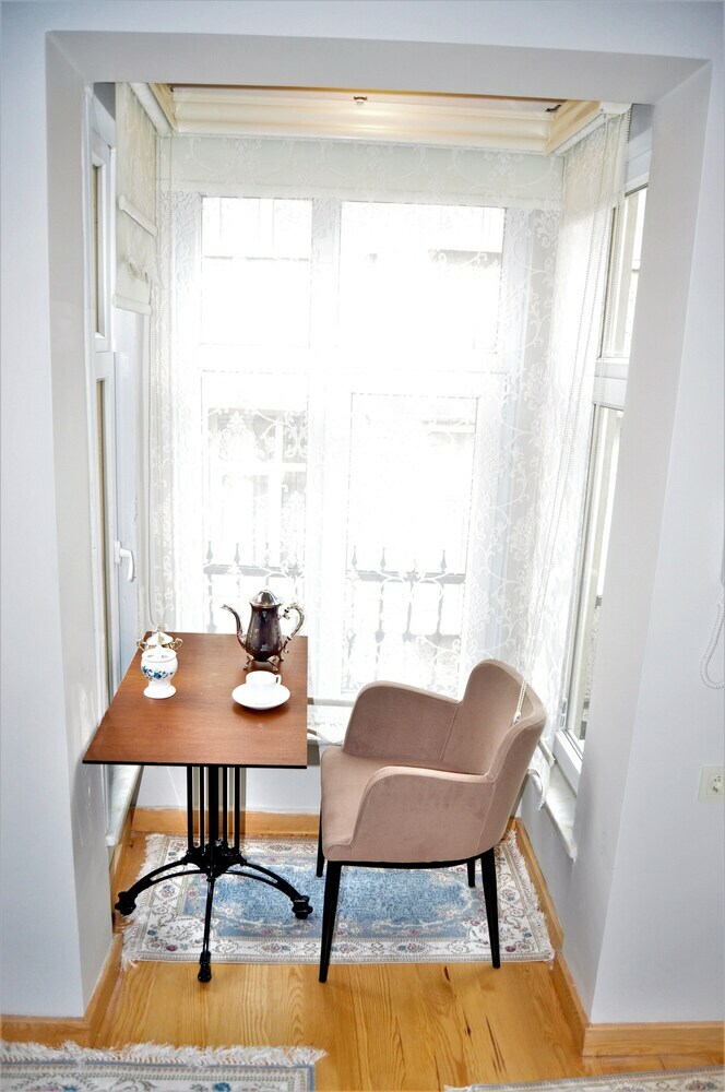Emil House Apart Hotel