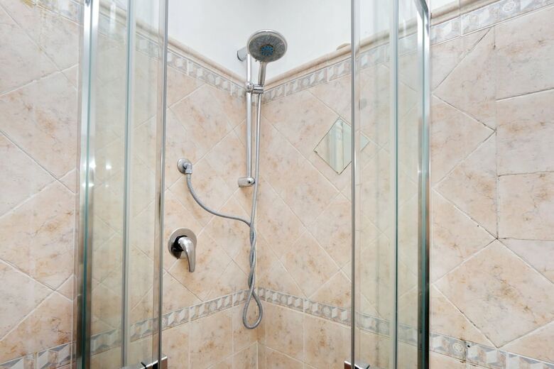 Vatican Spacious Mod� Apartment