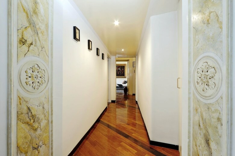 Three Bedrooms Spagna Apartment