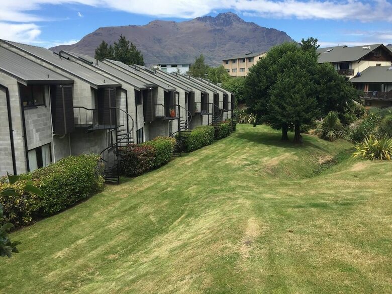 Spacious Lake View Townhouse Unbelievable Spa