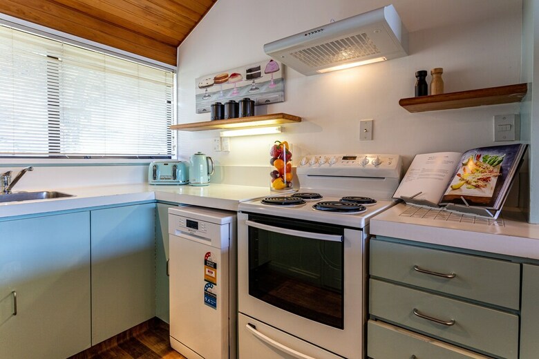 Beautiful Spacious Lake View City Townhouse