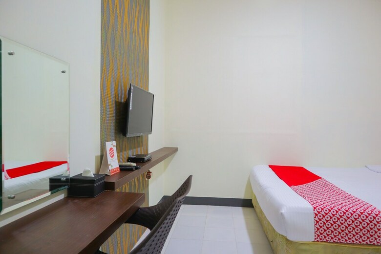 Hostal Oyo 2308 Seven Season Residence