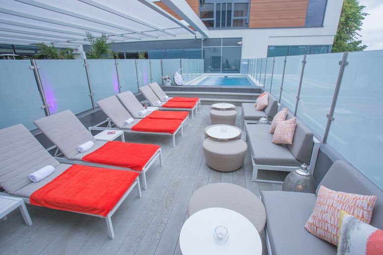 Guildford Harbour Hotel