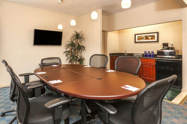 Hotel Ramada By Wyndham Jersey City
