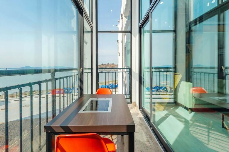 Gleaming Pension
