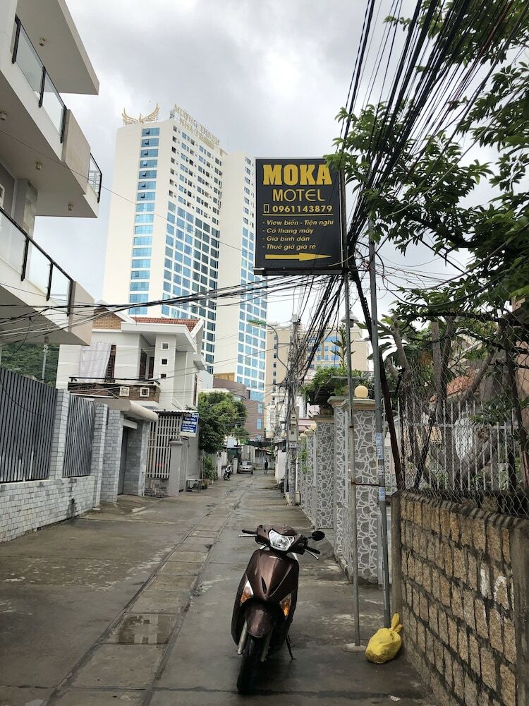 Oyo 684 Moka Hotel