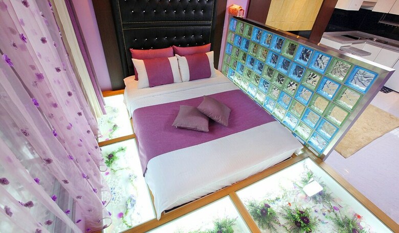 Flower Caravan Pension