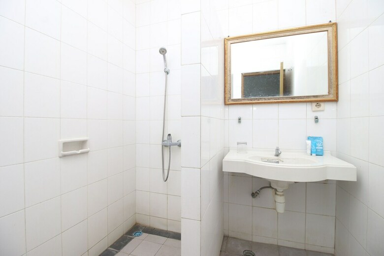 Hotel Airy Laweyan Sutowijoyo 45 Solo