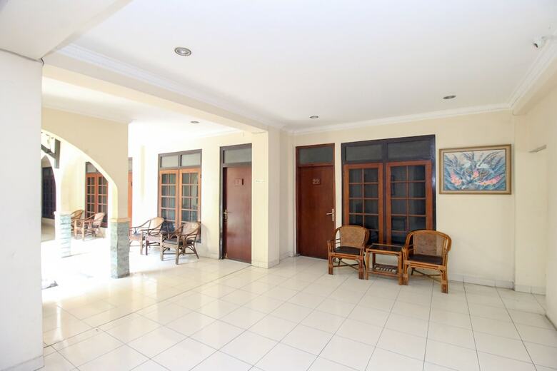 Hotel Airy Laweyan Sutowijoyo 45 Solo