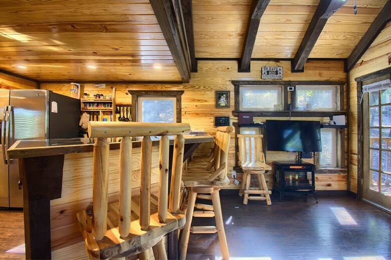 Parker Creek Bend Cabins