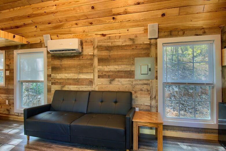 Parker Creek Bend Cabins