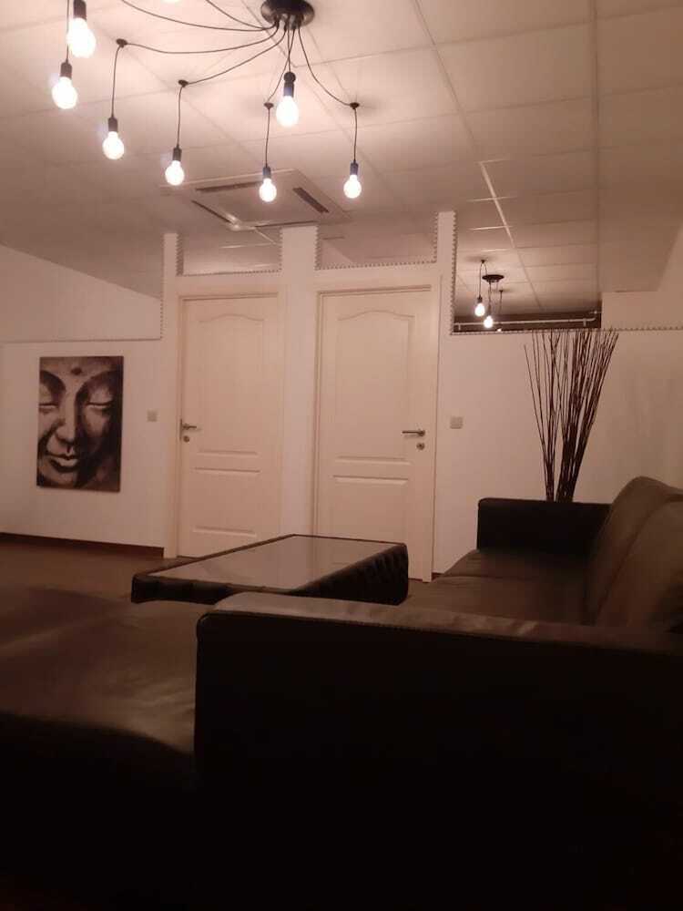 Diamond Bourse Apartments