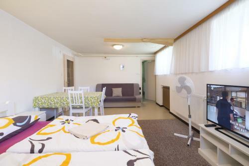 Apartments And Rooms Bani?