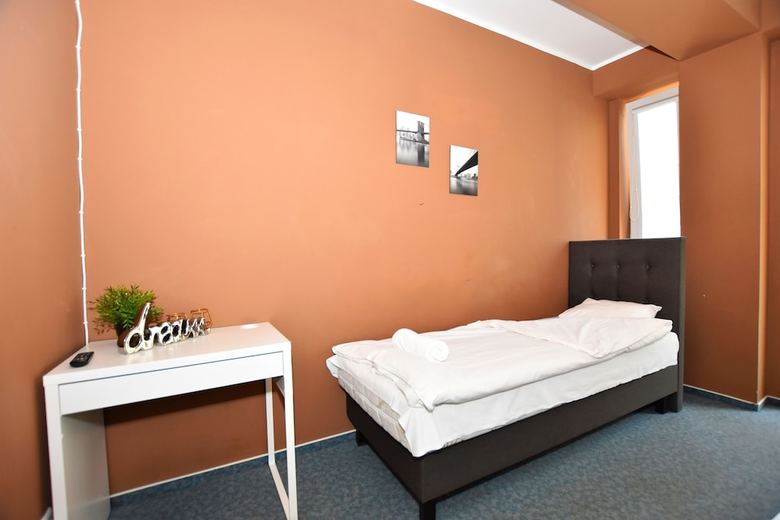 Hostal Dukes Aparthostel - Old Town