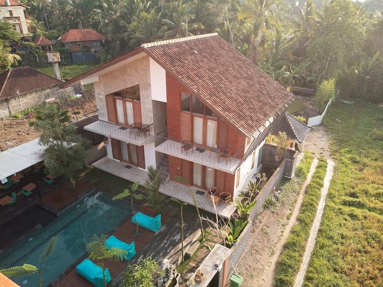 Hotel Kubu Tropis