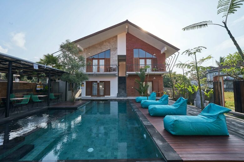 Hotel Kubu Tropis
