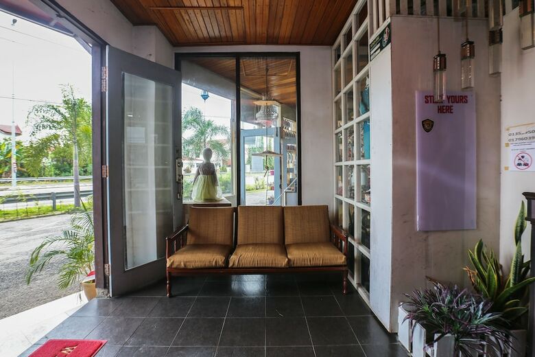 Oyo 89797 Hotel Mansya