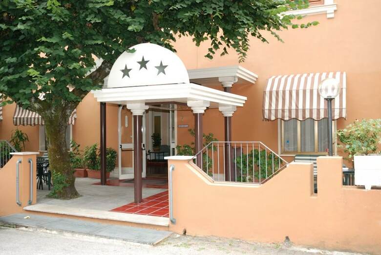 Posada Hotel Iris Crillon