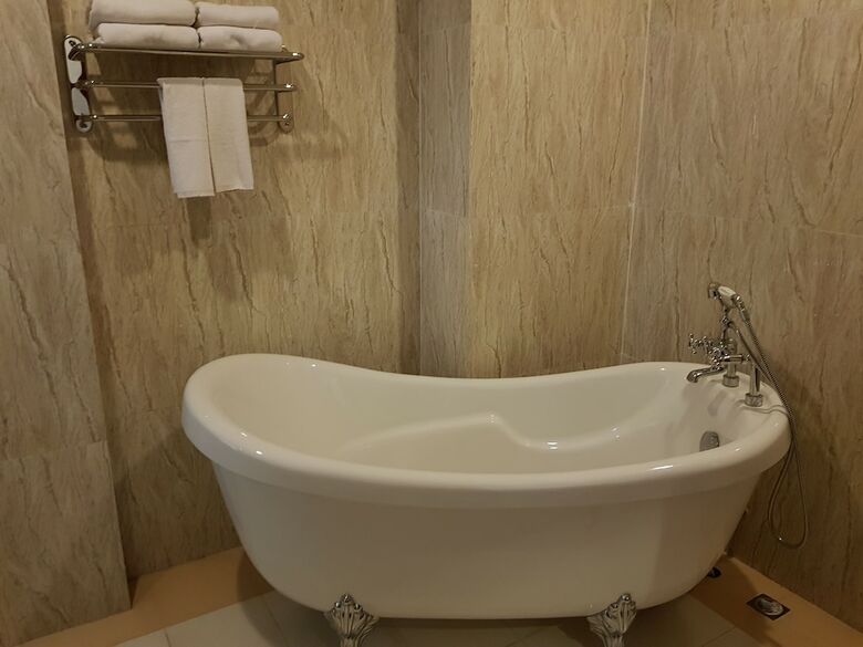 Angkor White Swan Hotel