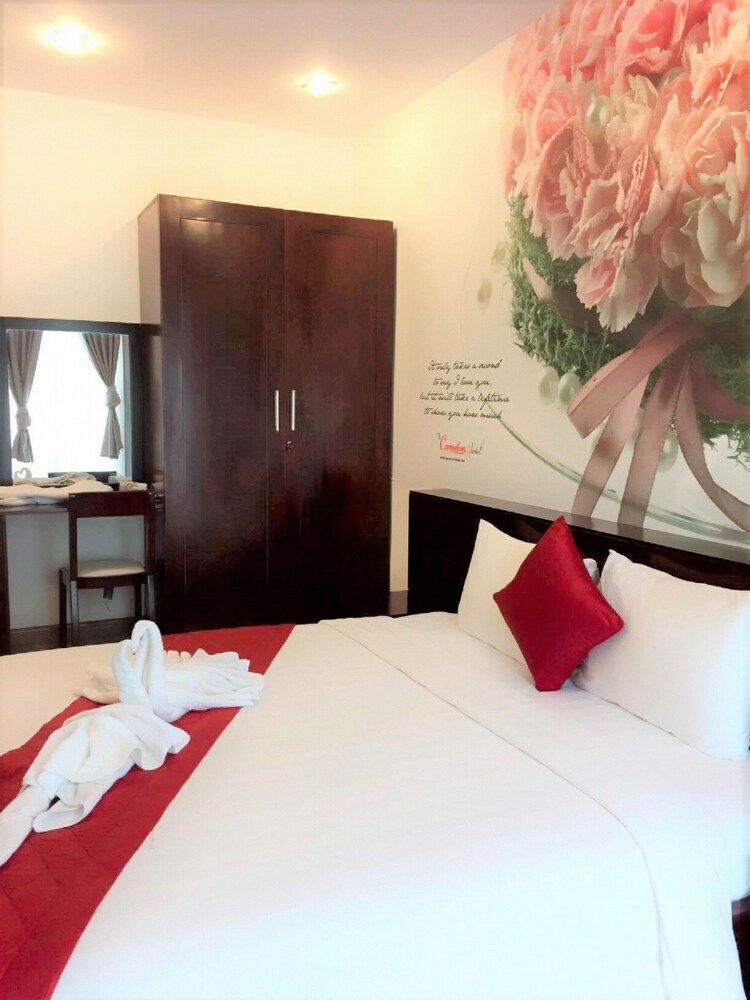 The Carnation Hotel Da Nang