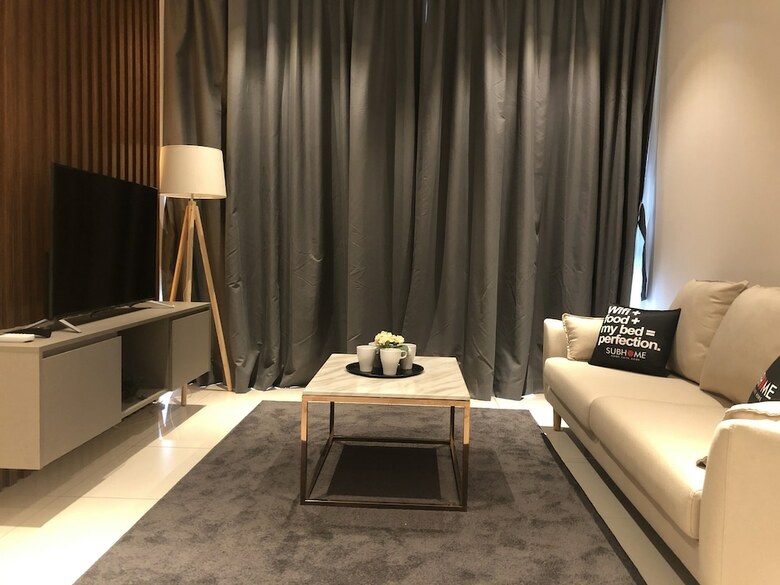 Apartamentos Alia Premier Medini By Subhome