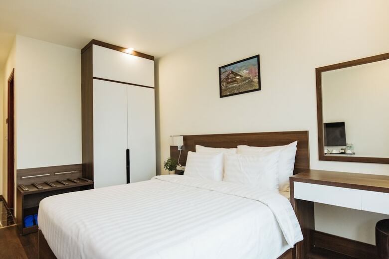 Hotel Paragon House & Residence