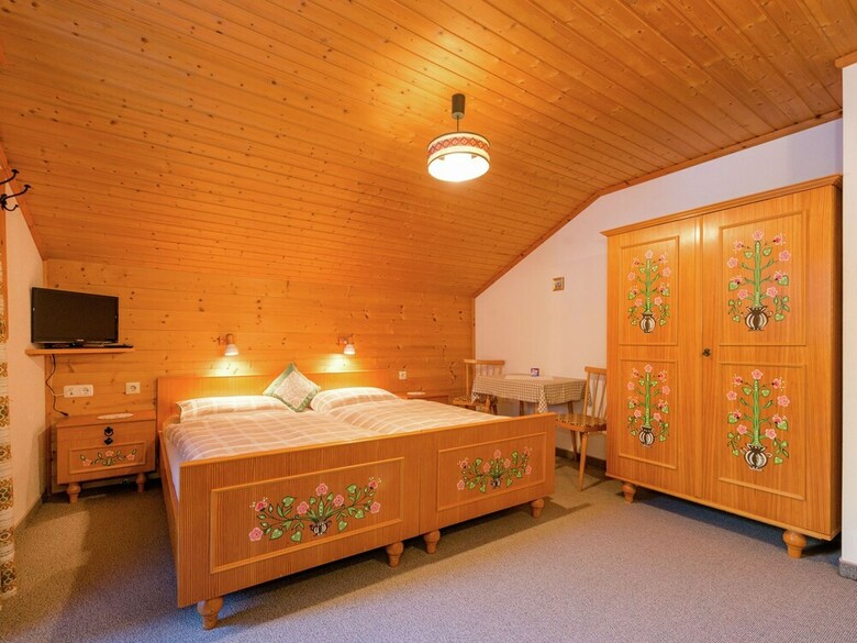 Comfortable Apartment In K�nigsleiten Near Forest