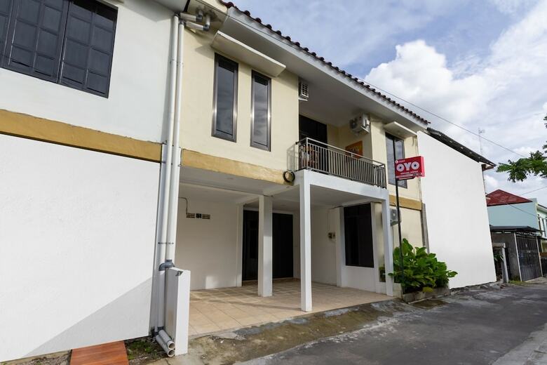 Hotel Oyo 2297 Ndalem Kopen Syariah