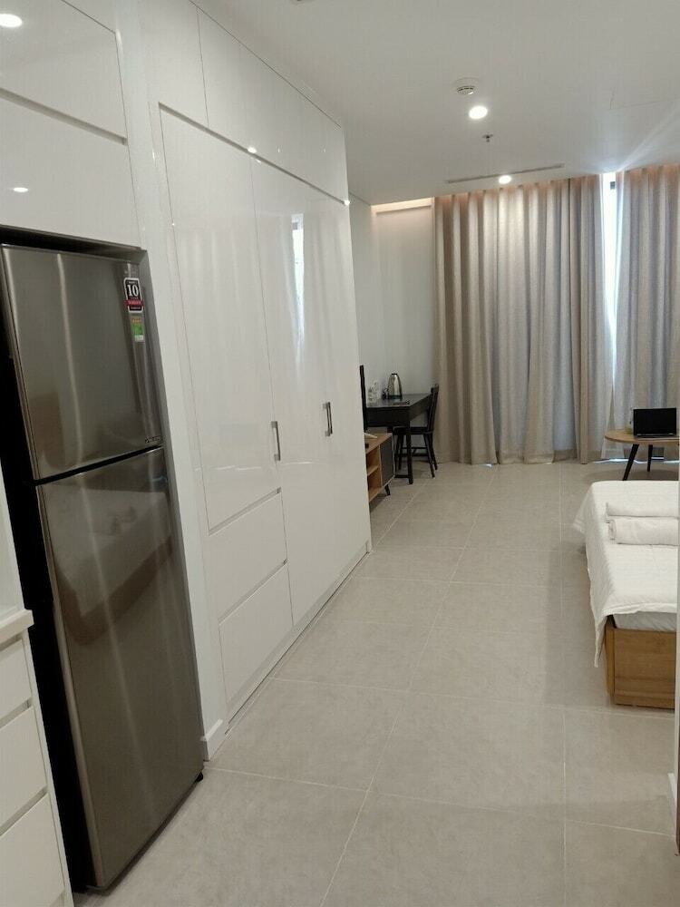 Luxury Scenia Bay Apartment With Seaview