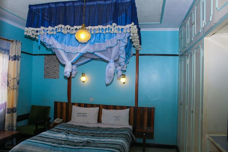 Parklands Villa Hotel.