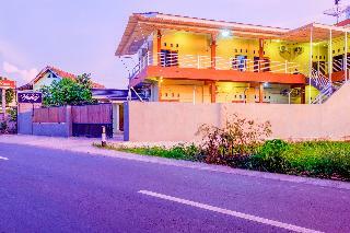 Hostal Oyo 2450 Hening Homestay