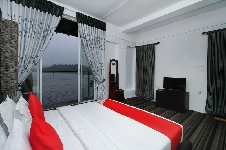 Oyo 523 Royal Hotel