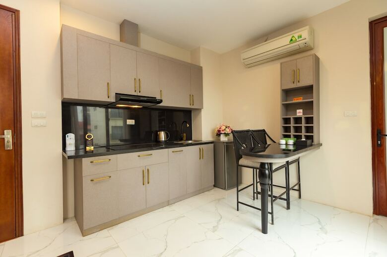 Oyo 779 Aisha Hotel And Apartment