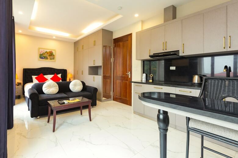 Oyo 779 Aisha Hotel And Apartment