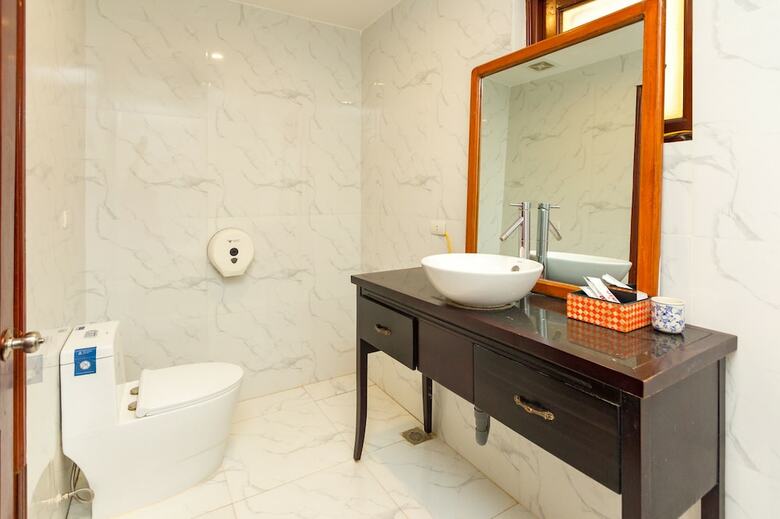 Oyo 779 Aisha Hotel And Apartment