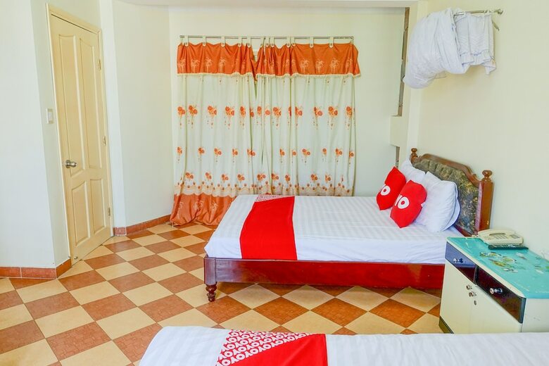 Oyo 827 Bach Duong Hotel