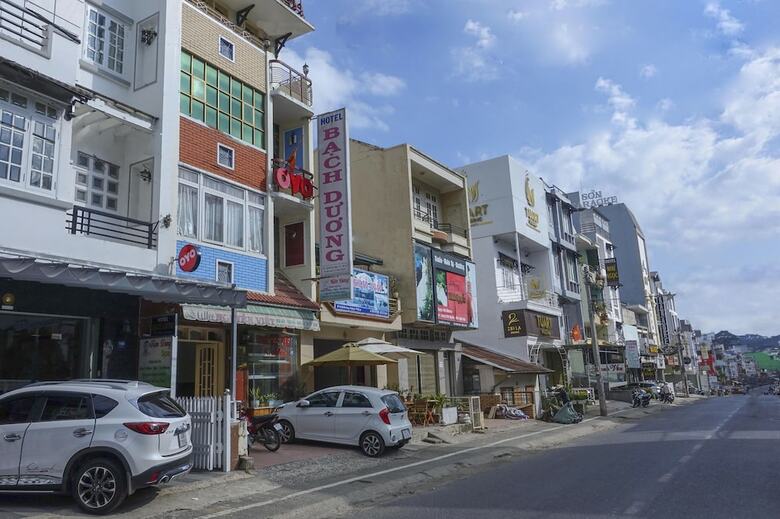 Oyo 827 Bach Duong Hotel