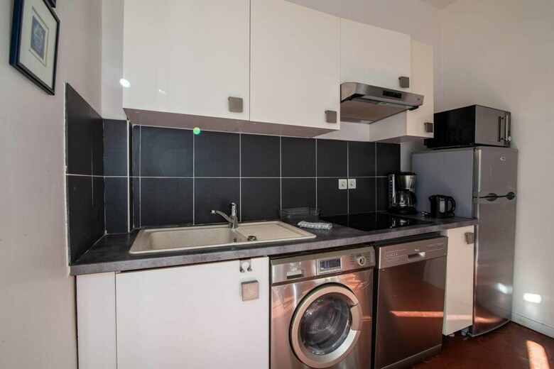 Pleasant Apartment With A Terrace - Cannes City Centre