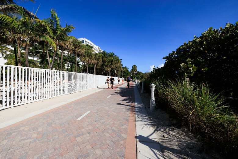 Hotel Riu Plaza Miami Beach