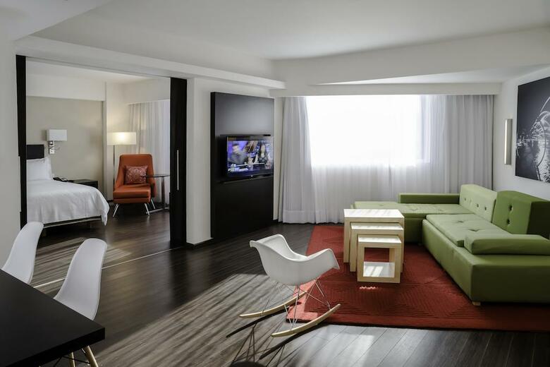 Hotel Fiesta Inn Monterrey Valle