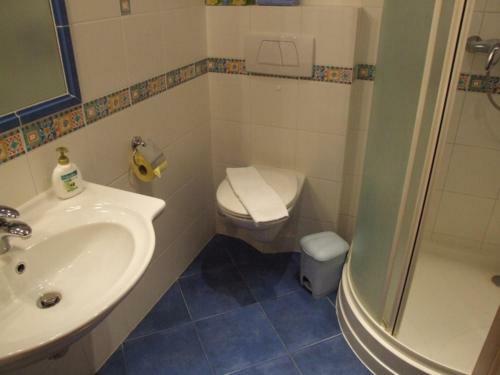 Hostal Penzion 77