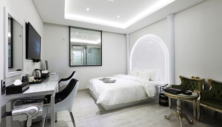 Gwangmyeong W Hotel