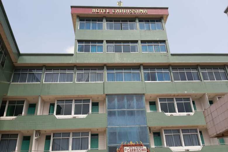 Hostal Oyo 1389 Hotel Carissima