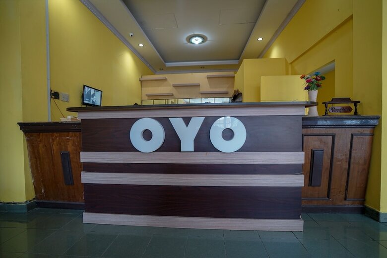 Hostal Oyo 1389 Hotel Carissima