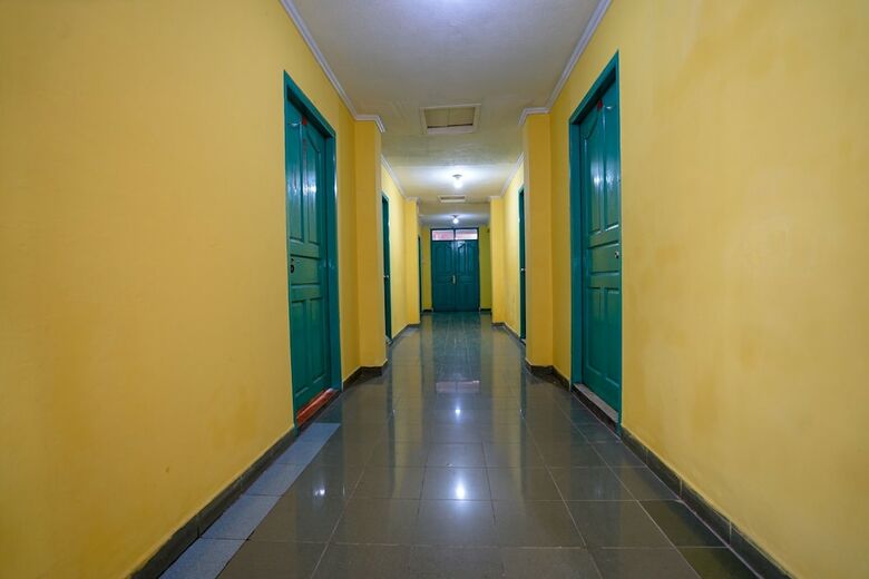 Hostal Oyo 1389 Hotel Carissima