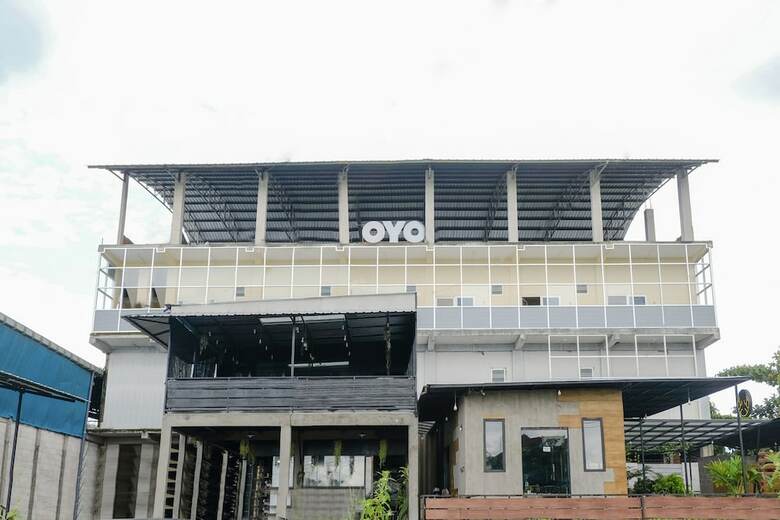 Hostal Oyo 1468 Sm House